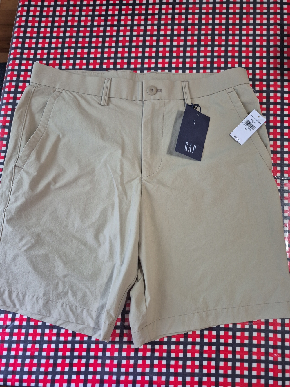 GAP Men's Classic Khaki Shorts